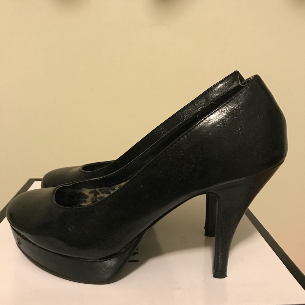 Perfect black heels